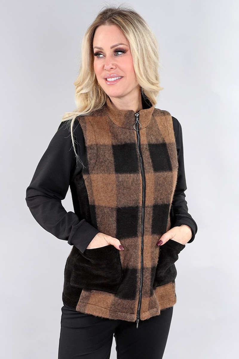 Sleeveless Vest - Front Pockets in Coffe plaid – Lightweight sleeveless vest - front pockets