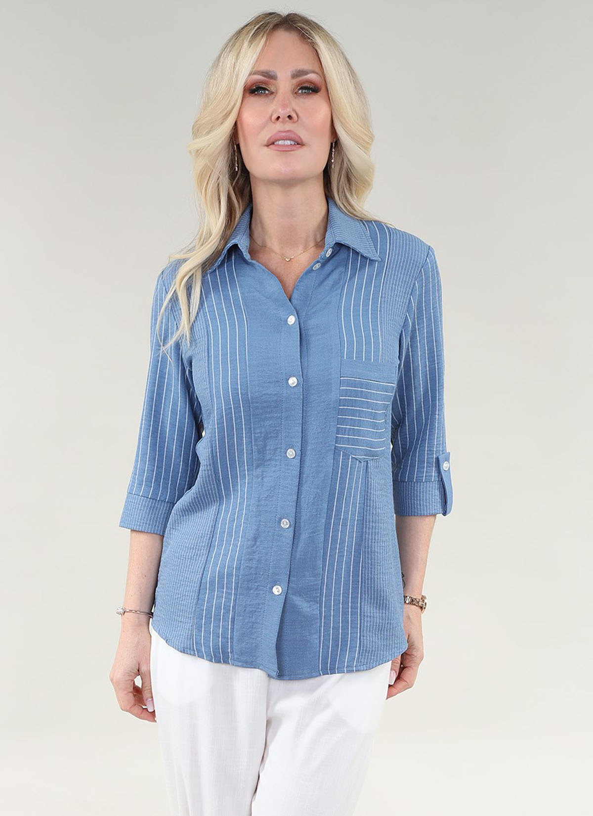 Chemise en lin à manches 3/4 avec patte de boutonnage