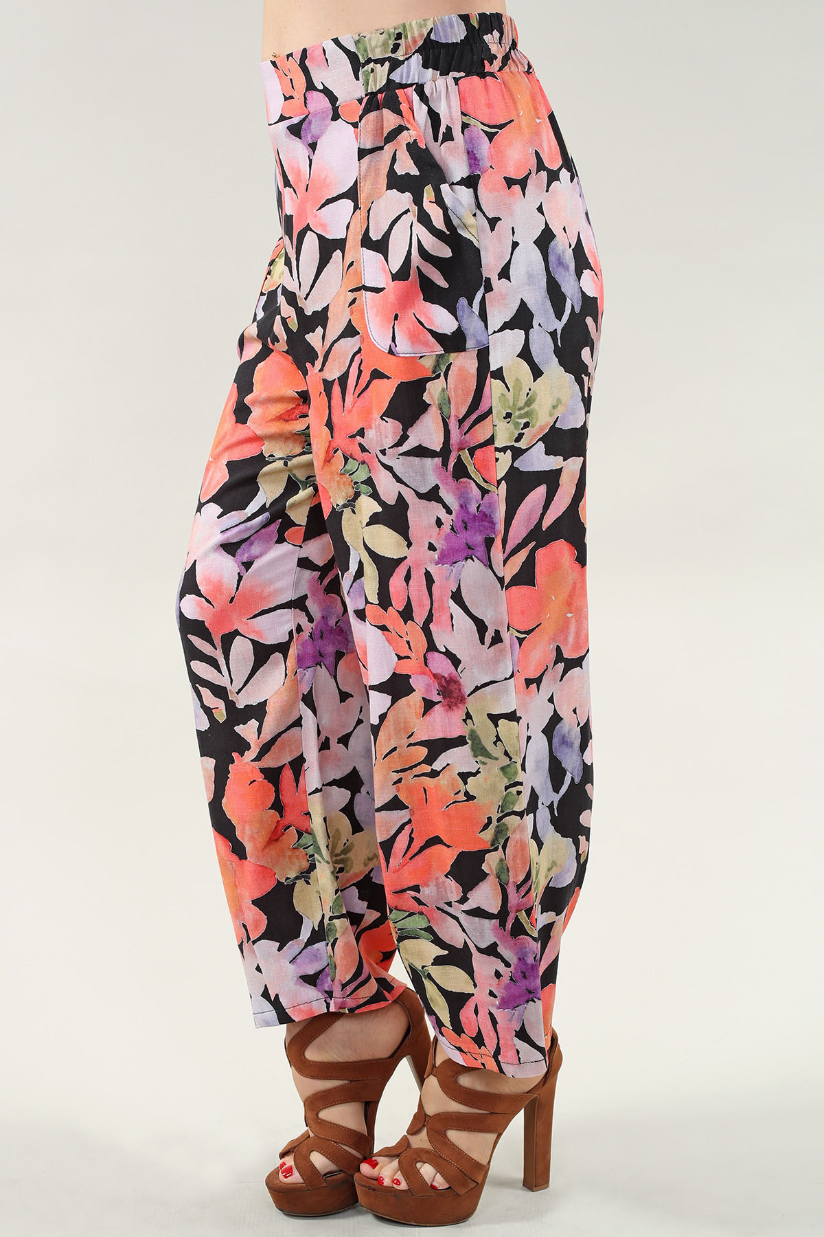 Pantalon court en toile texturée lin avec large bande élastique et plis au bas