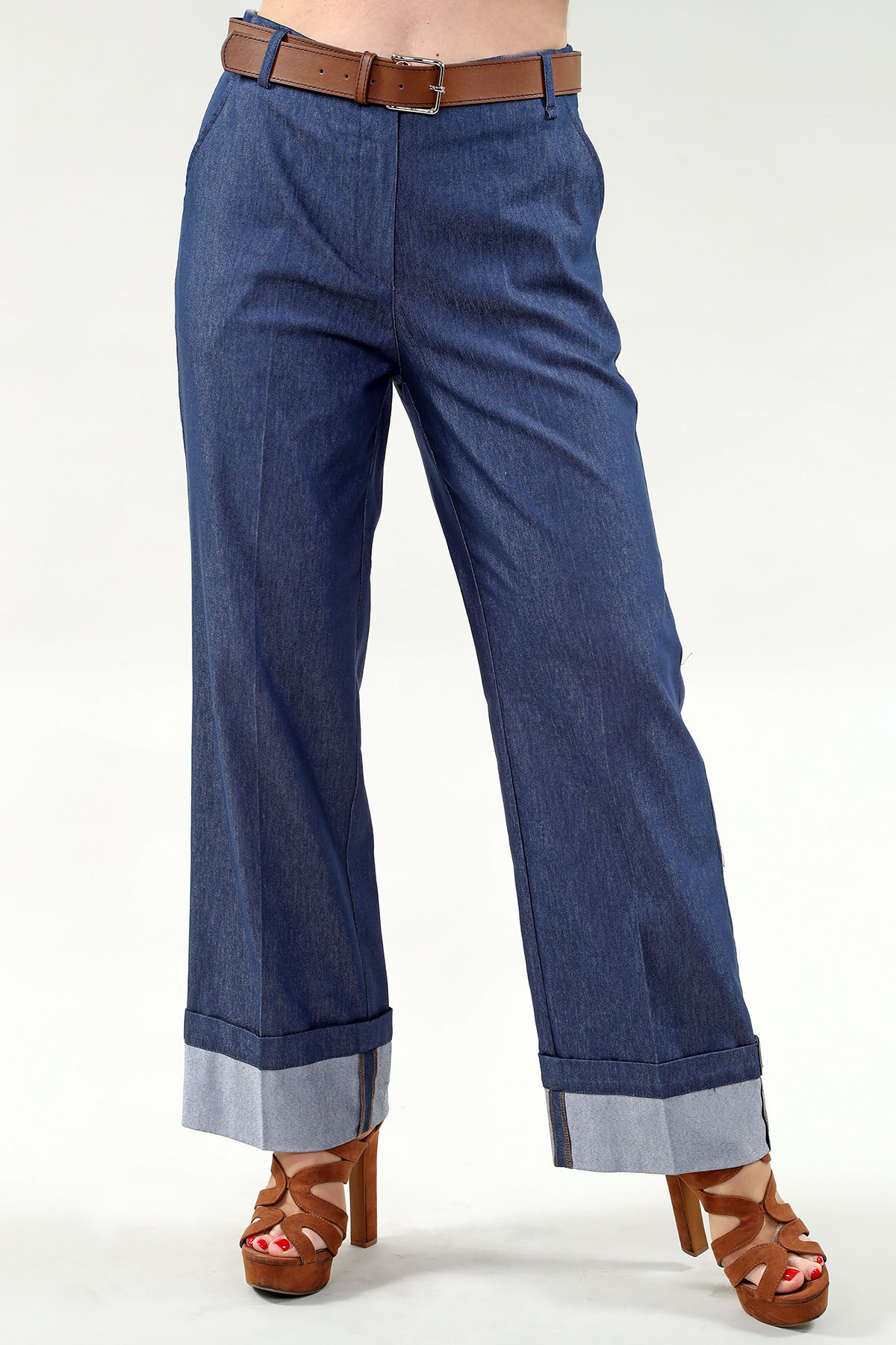 Pantalon large avec revers et poches